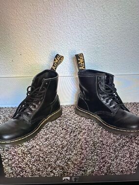 DOC. Martens  Sz 8 Black Leather Lace-Up Combat Boots with Yellow Stitching